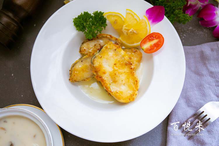 我是要到哪學(xué)西餐師的?西餐培訓(xùn)班報(bào)名費(fèi)用要多少錢?